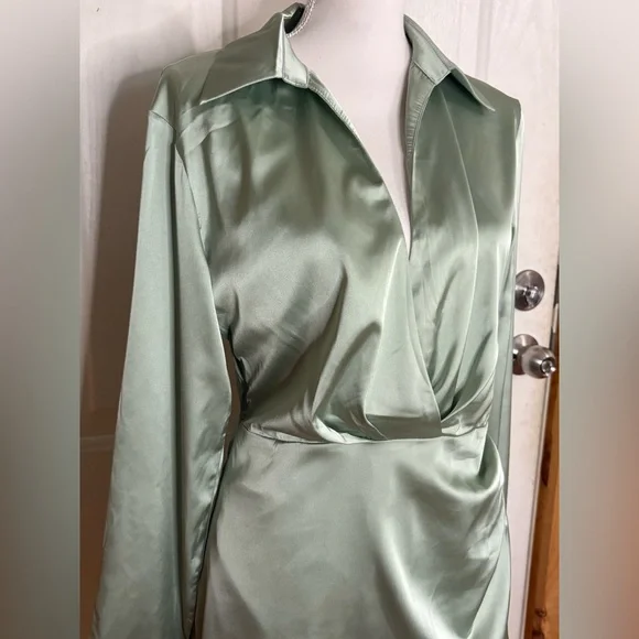 Dirty Martini Long Sleeve Mini Dress - Pale Green NWT (M) - Picture 3 of 16